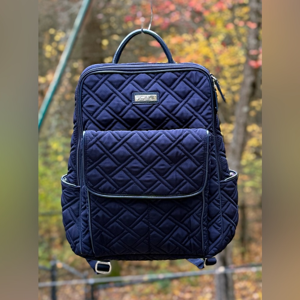 EUC Vera Bradley Backpack in navy cotton for daily use, casual, travel. No wear!